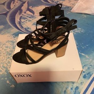 Women heels with side bow